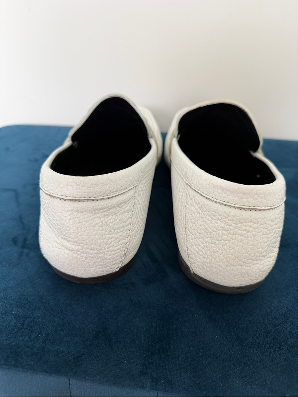 Versace White Pebbled Leather Medusa Bit Loafers 10.5 (EU 43.5) - Picture 4 of 7